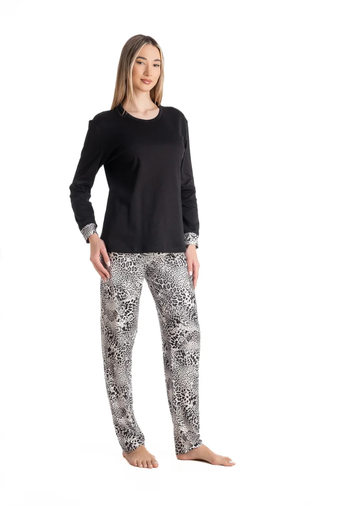 Γυναικεία χειμερινή πιτζάμα με animal print παντελόνι